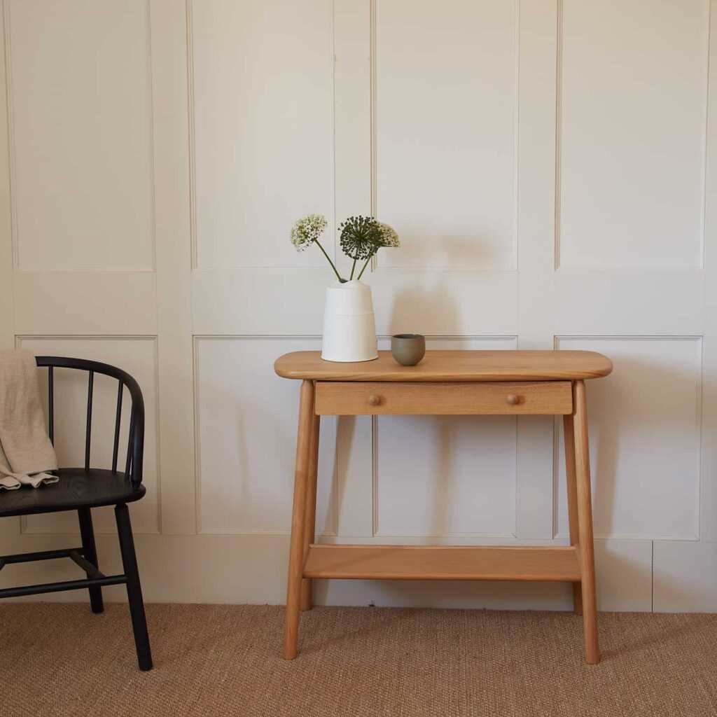 Oak Hardy Console Lifestyle