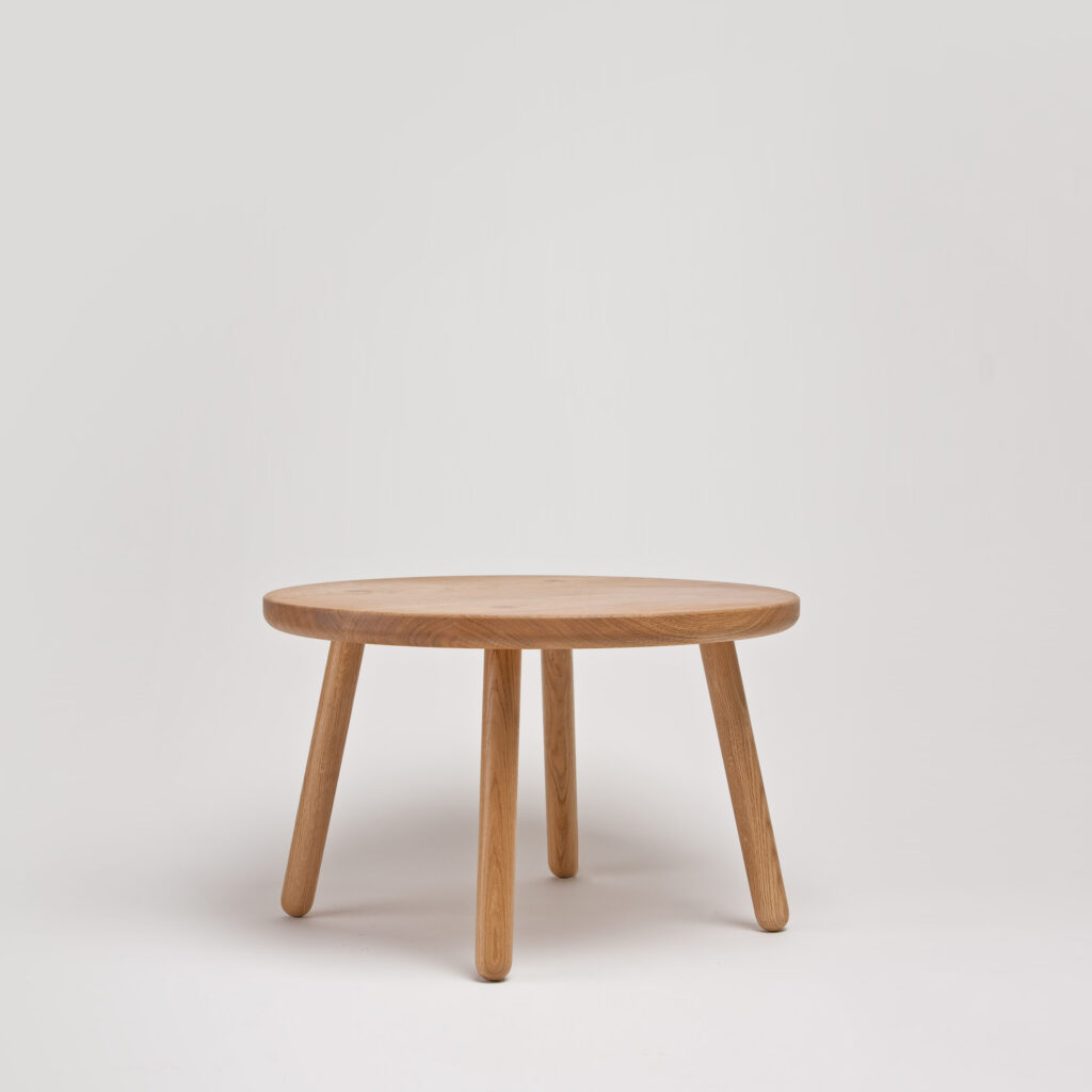 Round oak coffee table, round ask coffee table